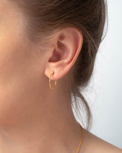 Lade das Bild in den Galerie-Viewer, The Oz mini 1,5 cm Ohrring