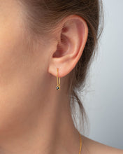 Lade das Bild in den Galerie-Viewer, Midnight Glim Ohrring