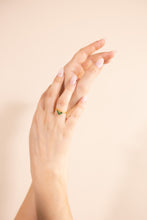 Lade das Bild in den Galerie-Viewer, Satin Corner Ring