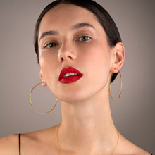 Lade das Bild in den Galerie-Viewer, The Oz big 6cm Ohrring