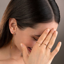 Lade das Bild in den Galerie-Viewer, The Oz big 6cm Ohrring