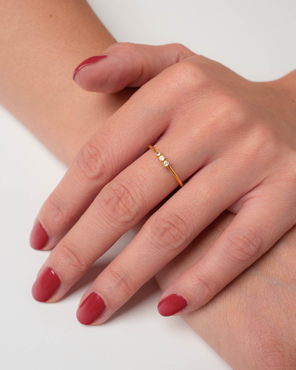 Sweet Lullaby Ring – playful white, vergoldet aus vergoldetem Sterling Silber mit Mondstein, Ansicht 2
