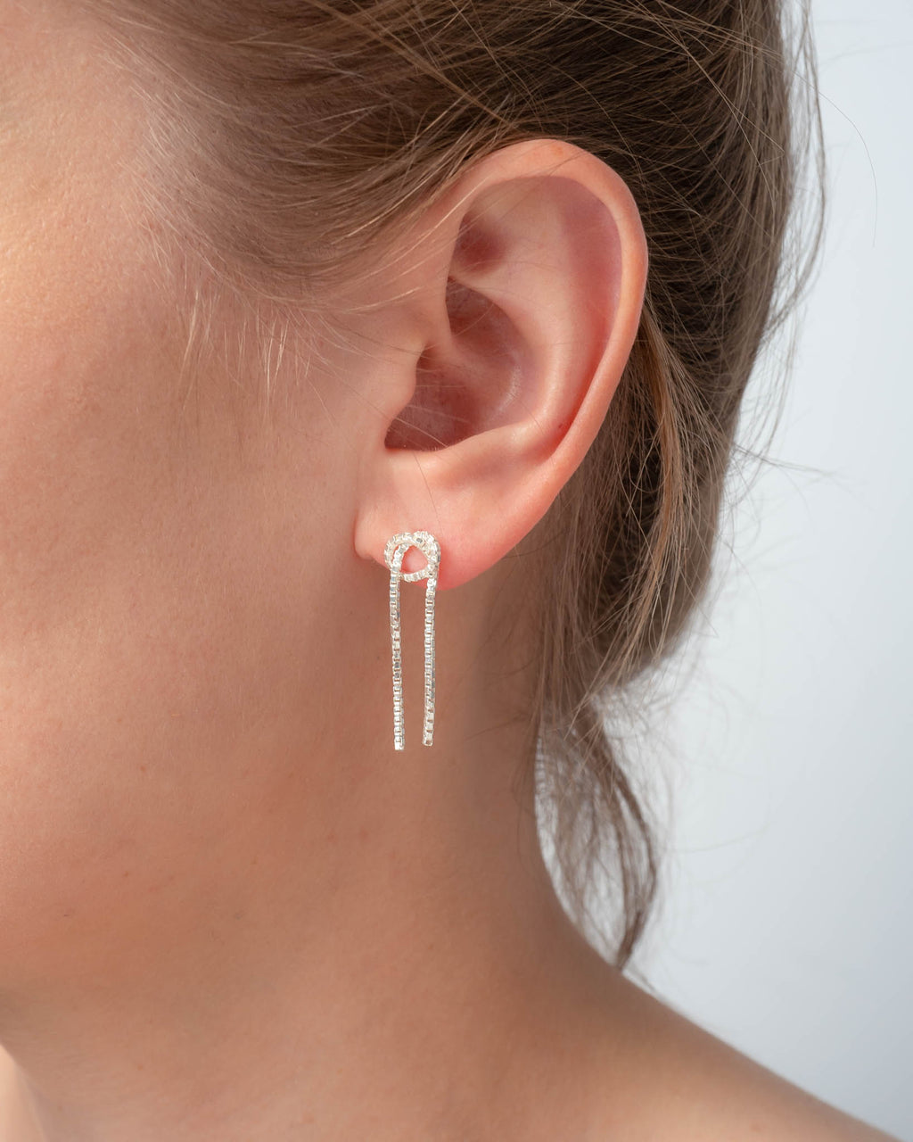 Lucky Knot Ohrring small aus Sterling Silber, Ansicht 2