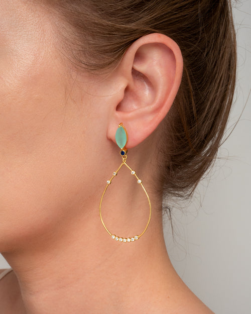Dancing Queen Ohrring – frozen icicle aus vergoldetem Sterling Silber mit Chalcedon, Iolit, weißem Topas