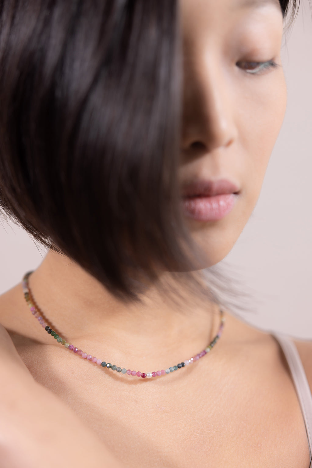 The Gradient Kette aus vergoldetem Sterling Silber mit Turmalin, Perle, Ansicht 2