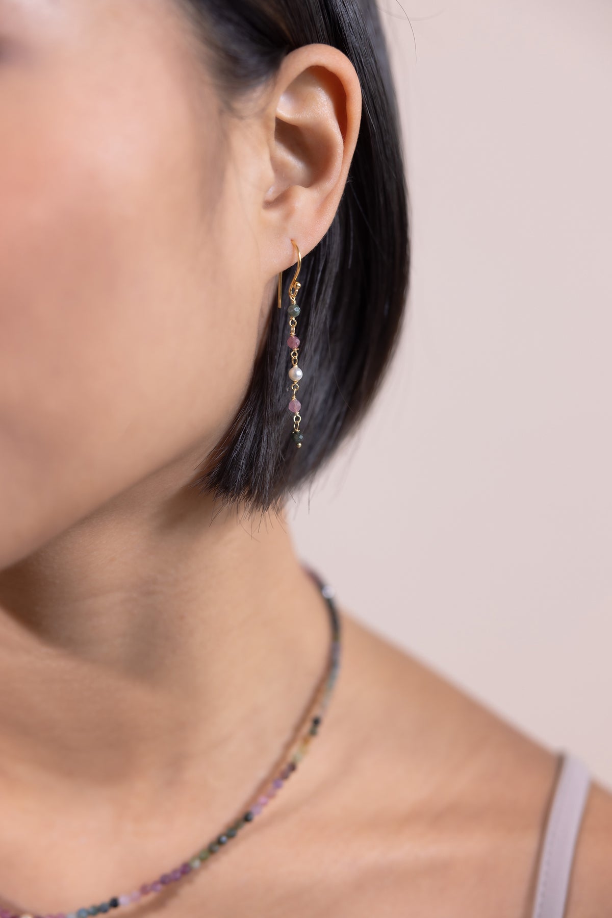 The Gradient Ohrring aus vergoldetem Sterling Silber mit Turmalin, Ansicht 3