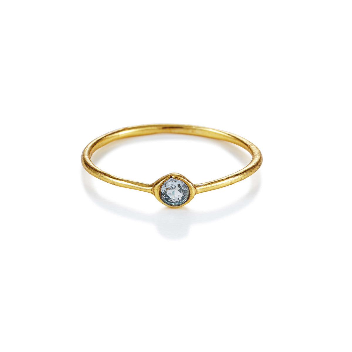 Tiny Love Ring – blissful blue aus vergoldetem Sterling Silber mit hellblauem Topas
