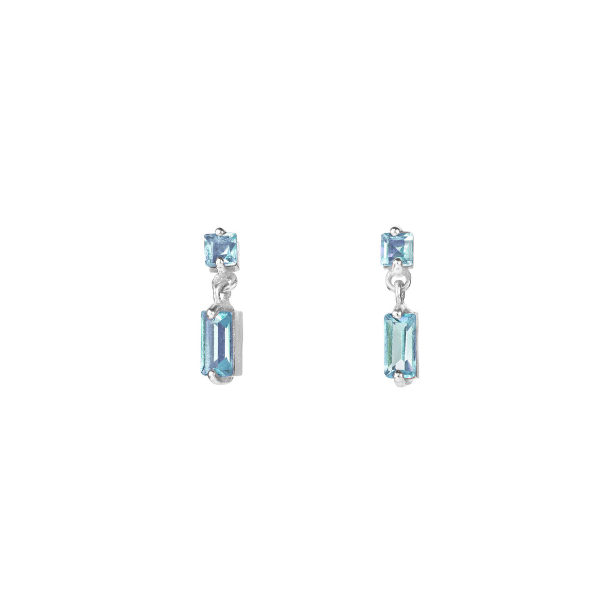 Squaredance Ohrring – blissful blue, Silber aus Sterling Silber mit hellblauem Topas