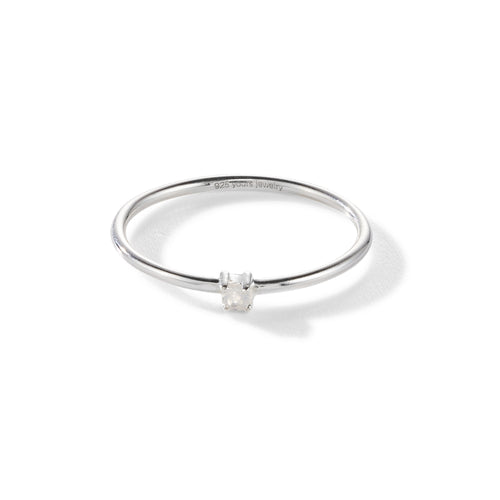 Birdie Ring – playful white, Silber aus Sterling Silber mit Mondstein