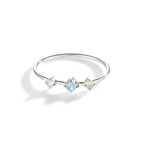 Broken Vintage Ring – milky skylight, Silber aus Sterling Silber mit Mondstein & hellblauem Topas