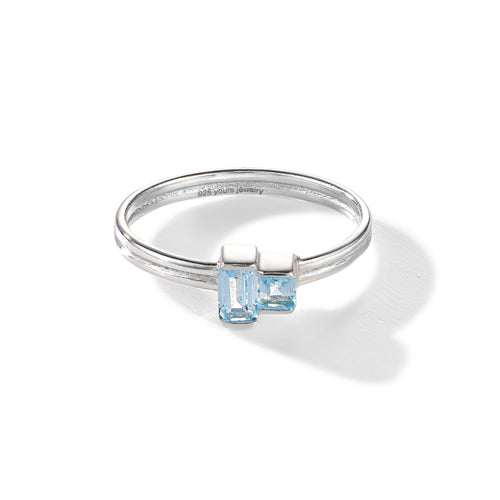 Cheek to cheek Ring – hellblauer Topas aus Sterling Silber mit hellblauem Topas