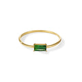 Savoy Ceremony Ring – shake that tree, vergoldet aus vergoldetem Sterling Silber mit grünem Turmalin
